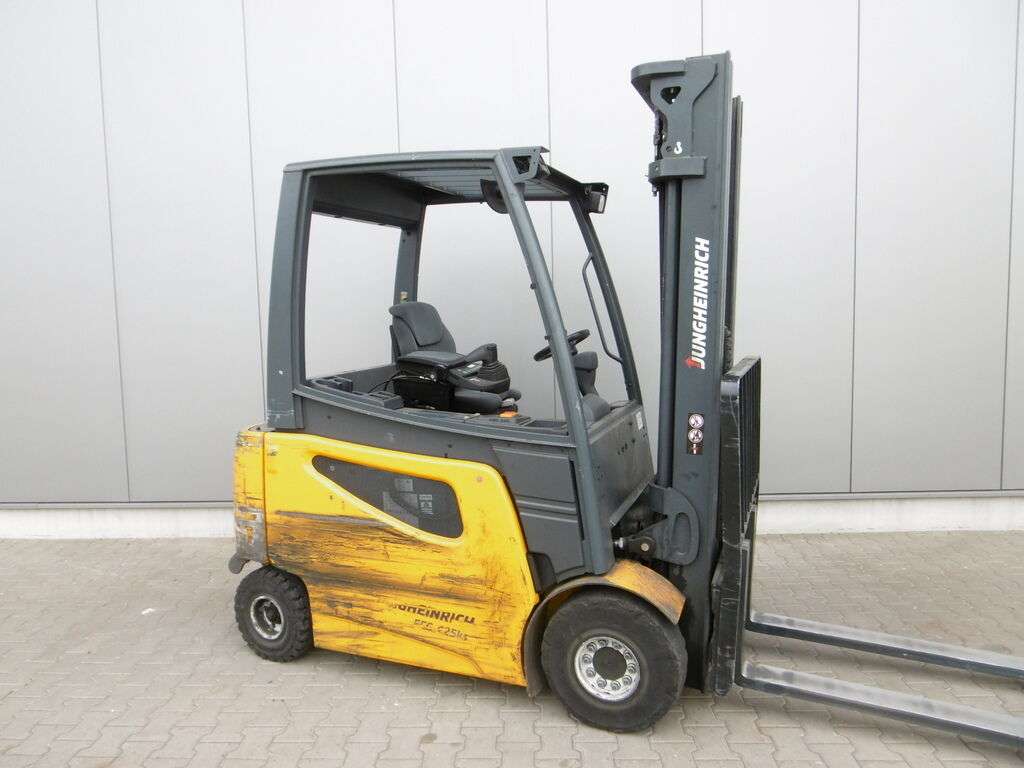 Carrello elevatore JUNGHEINRICH EFG 425 ks - Photo 2