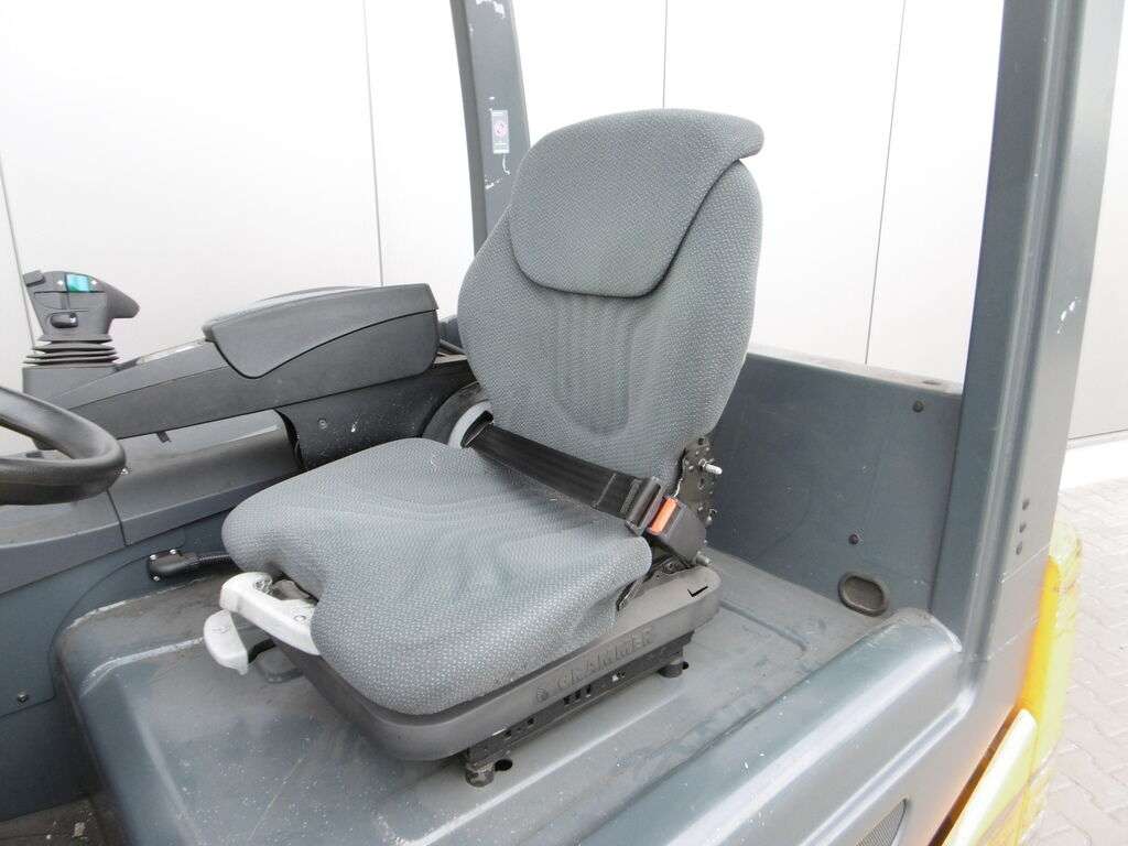 Carrello elevatore JUNGHEINRICH EFG 425 ks - Photo 4