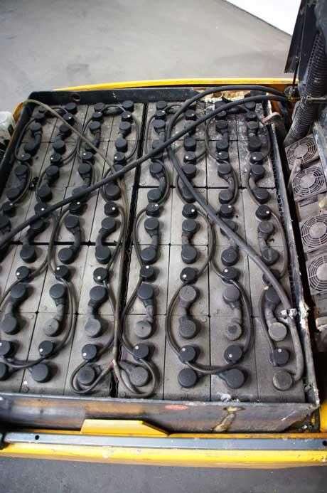 Carrello elevatore JUNGHEINRICH EFG 425 - Photo 4