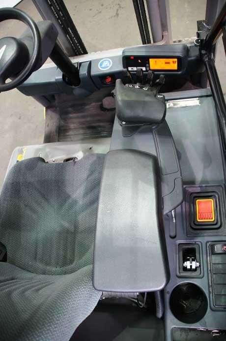 Carrello elevatore JUNGHEINRICH EFG 215 - Photo 3