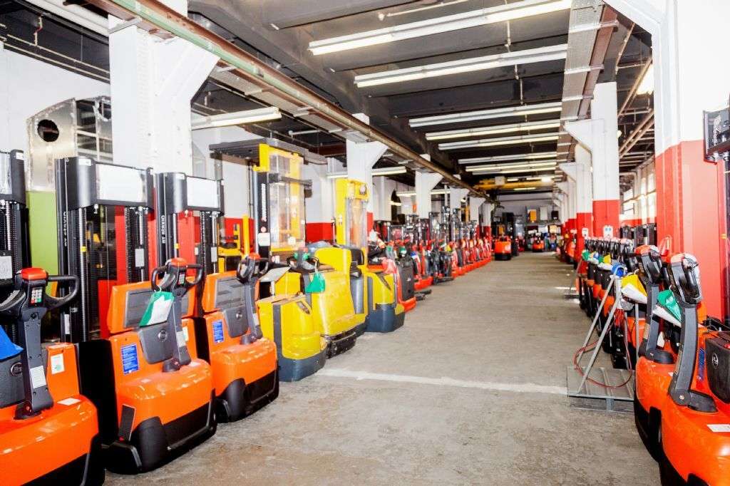 Carrello elevatore JUNGHEINRICH EFG 320 // Seitenschieber / Zinkenverstellgerät / 3. + 4. Ventil - Photo 7