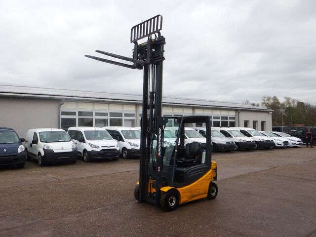 Carrello elevatore JUNGHEINRICH EFG 316k 4. Ventilsteuerung