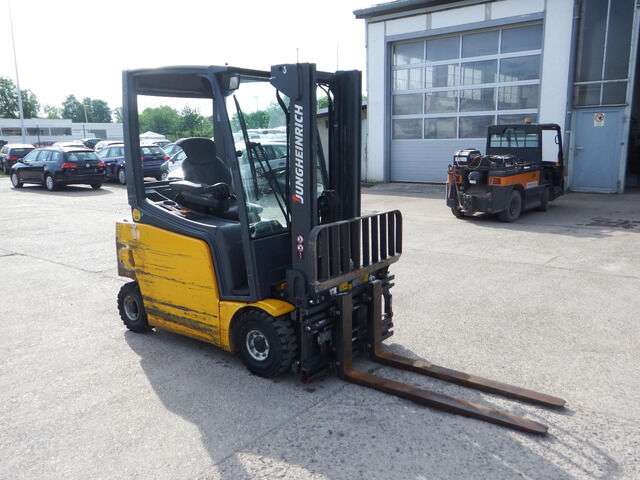 Carrello elevatore JUNGHEINRICH EFG 316k DUPLEX Batterie 05/2017 4. Ventilsteurung - Photo 2