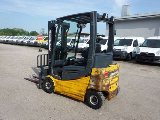 Carrello elevatore JUNGHEINRICH EFG 316k DUPLEX Batterie 05/2017 4. Ventilsteurung - Photo 4