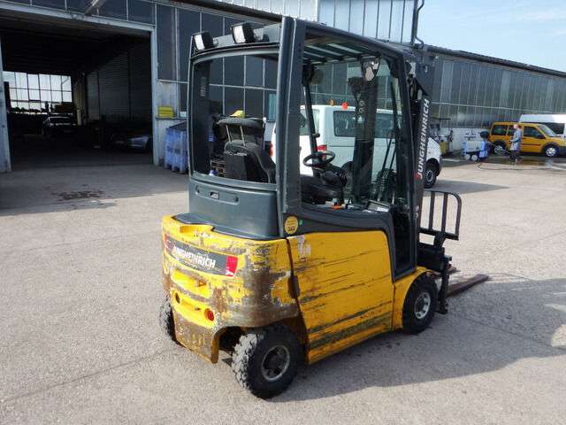 Carrello elevatore JUNGHEINRICH EFG 316k DUPLEX Batterie 05/2017 4. Ventilsteurung - Photo 5