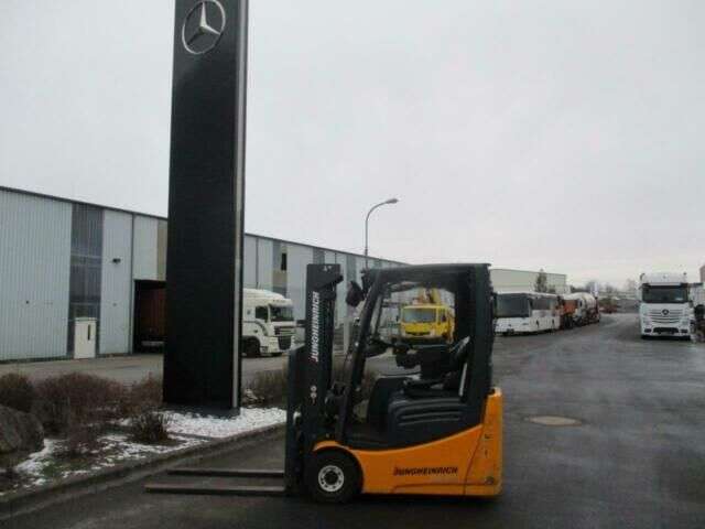 Carrello elevatore JUNGHEINRICH EFG 215